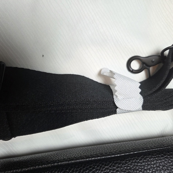 RALPH LAUREN fragances Black Leather Men's Bag. - Picture 7 of 8